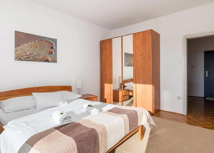 3 Bedroom Cozy In