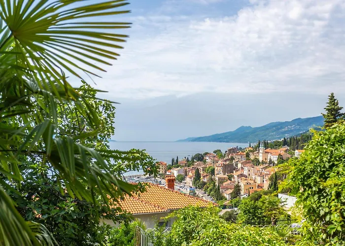 3 Bedroom Cozy In Appartamento