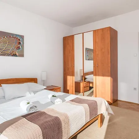 3 Bedroom Cozy In