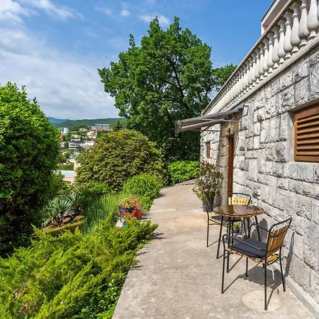 Apartment 3 Bedroom Cozy In Opatija